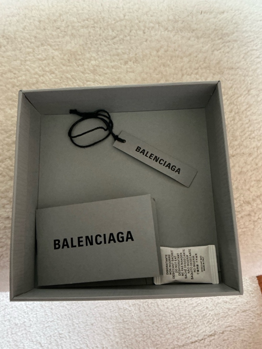 BEAUTIFUL BALENCIAGA HEART CAT EMBELLISHED KEYCHAIN KEYRING BAG CHARM - Picture 16 of 16